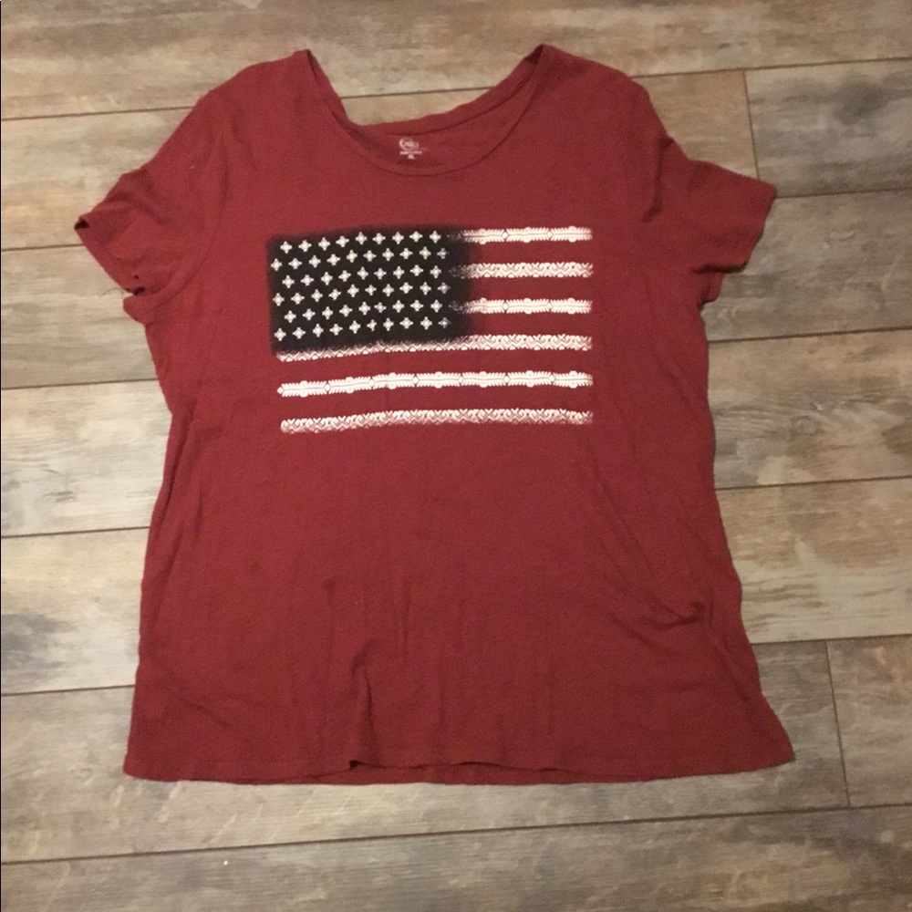 PRICE DROP || Red American Flag T-shirt
